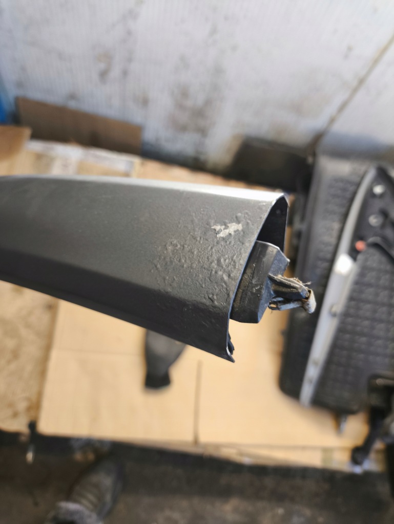 фото №6, Citroen c4 grand picasso ліва молдинг скло лобове 9677650377 ?