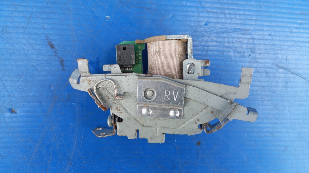 1307210011 электроклапан фонари перед ксенон bmw e46 в Украине