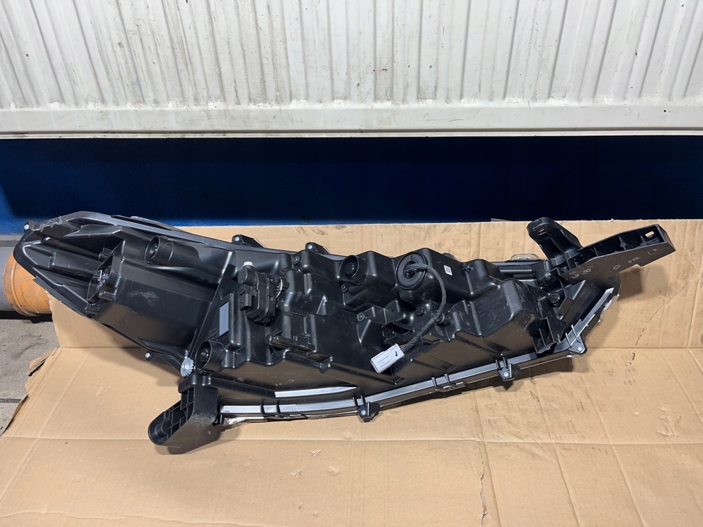 фото №8, Лампа левая передняя toyota corolla cross full led