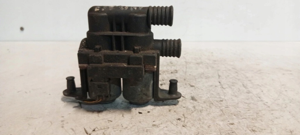 фото №1, Помпа электроклапан wody bmw 5 e39 8374995