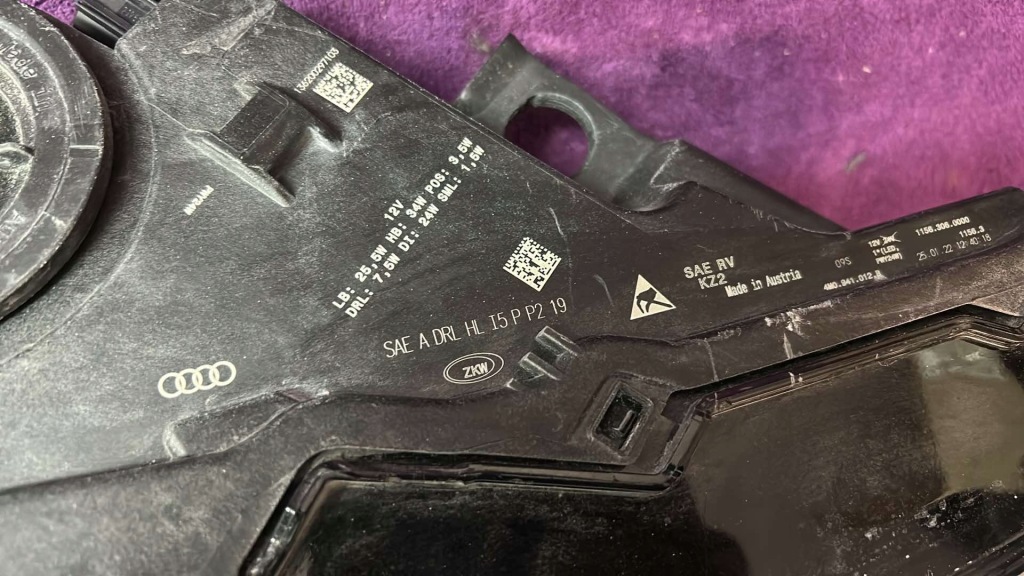 Фара audi q7 4m0941012b правый  америка full led Оригинал