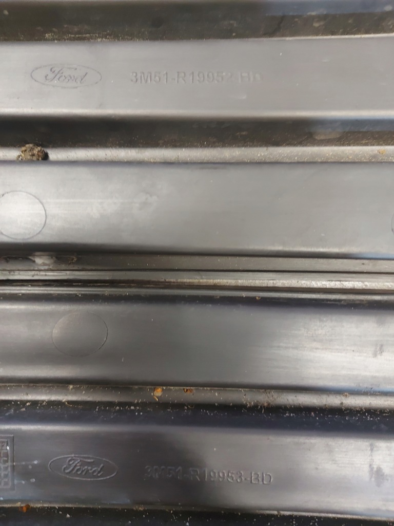 Ford focus 2 mk2 04- решётка  решётка молдинг бампер с Разборки