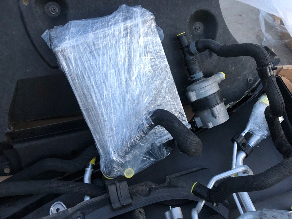 фото №12, Audi a8 d4 lift 4,0 tfsi лампы matrix бампер капот крылья радиатор lx7r