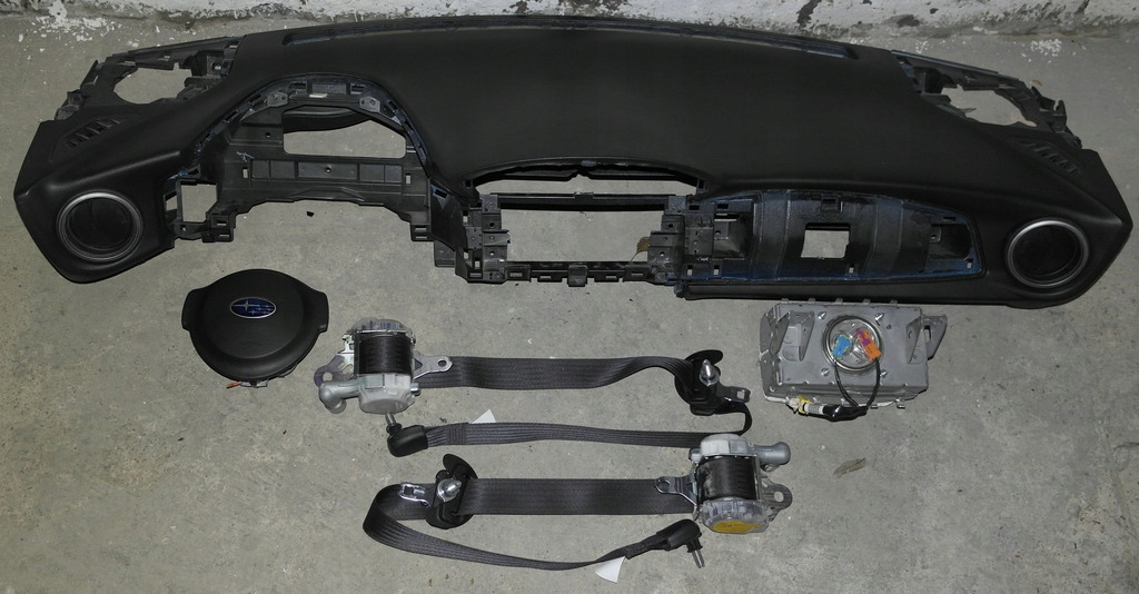 фото №1, Subaru brz подушка безопасности ремни pas приборная панель консоль приборная панель pulpit полка