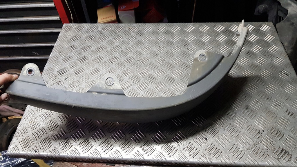 фото №11, Volvo fh5 кутик owewka бампера правий 84205718