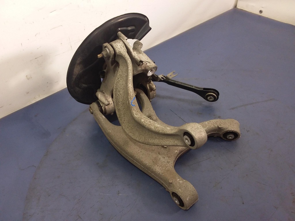 фото №4, A8 s8 d4 4.2 tfsi поворотный кулак левая задняя ступица ступица