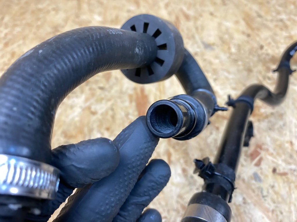 фото №15, Wąż труба шланг wody jaguar i-pace x590 j9d3-8d118-ac 2018-