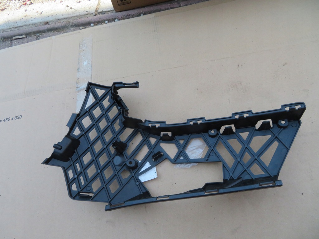 фото №8, Vw passat b8 r-line направляющая бампера правый перед