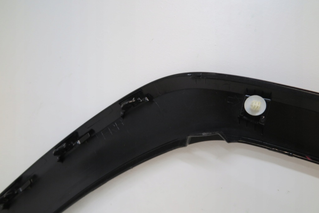 Молдинг накладка накладка крила правий перед toyota rav4 v 75601-42170 Ціна