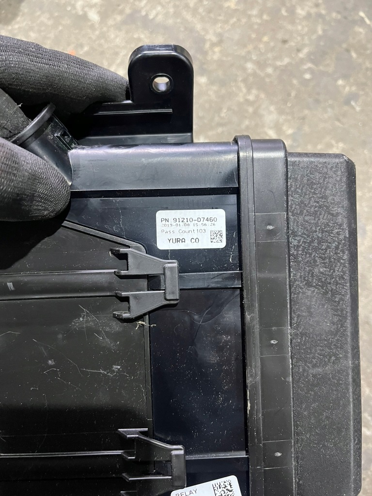 Коробка предохранителей hyundai tucson 3 рестайлинг  1,6 t-gdi 91210-d7460 Недорого