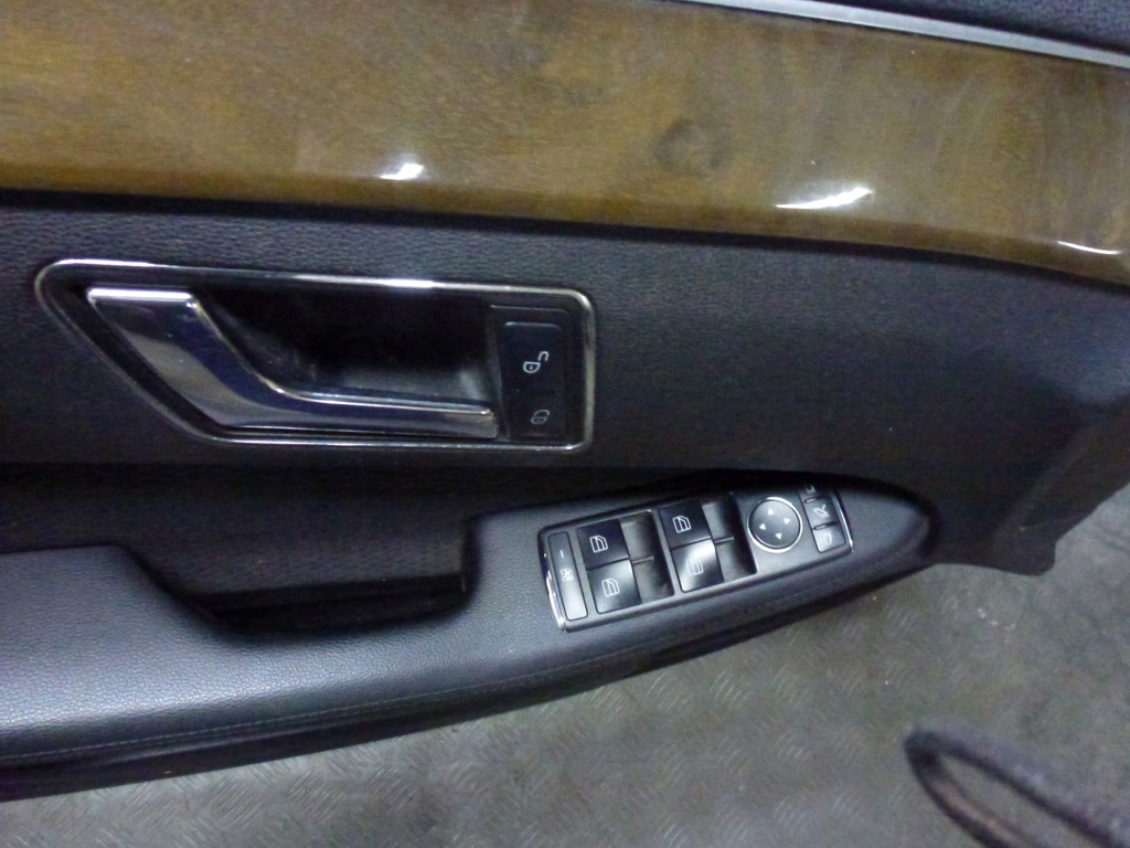 фото №6, Обшивка обшивки перед задня комплект mercedes w212