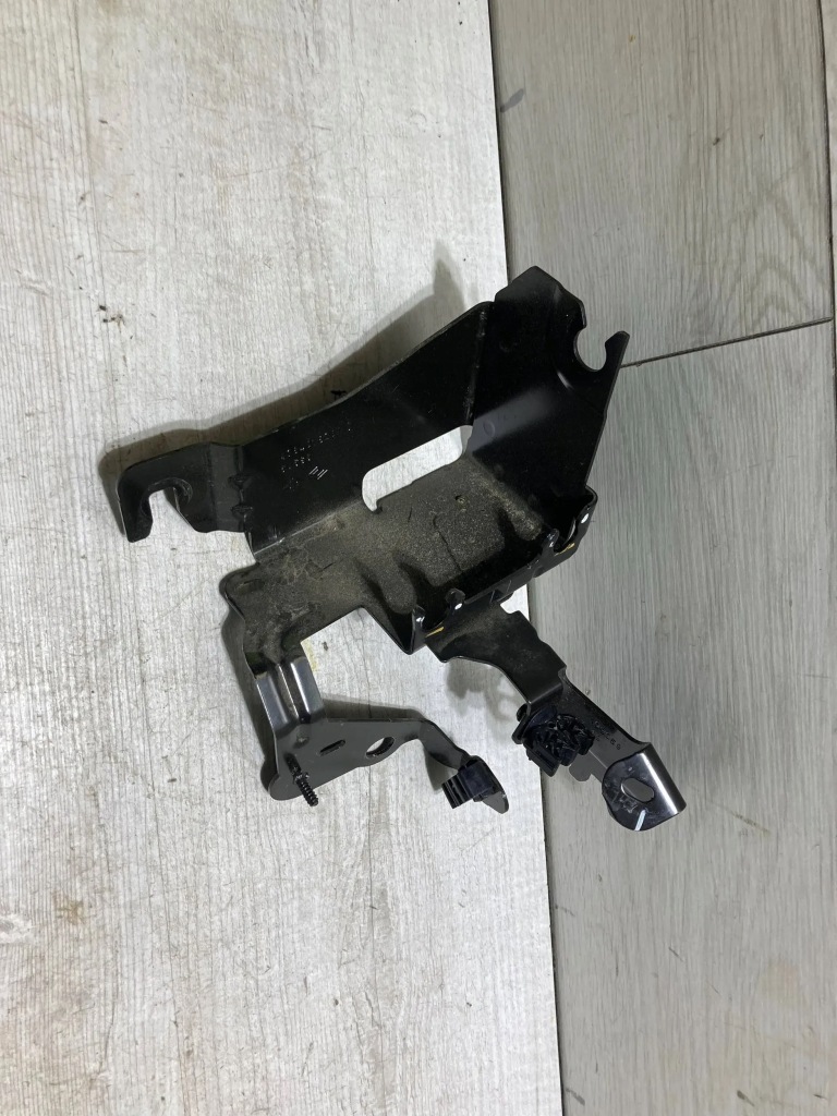 фото №1, Renault clio v 2019 кронштейн кронштейн насос abs