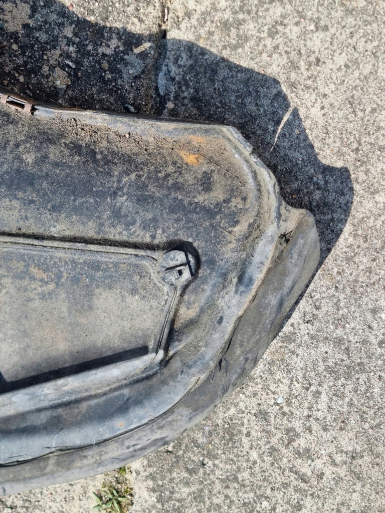 Mercedes e klasa 211 a211 w211 amg плита pod бампер передняя перед Оригинал