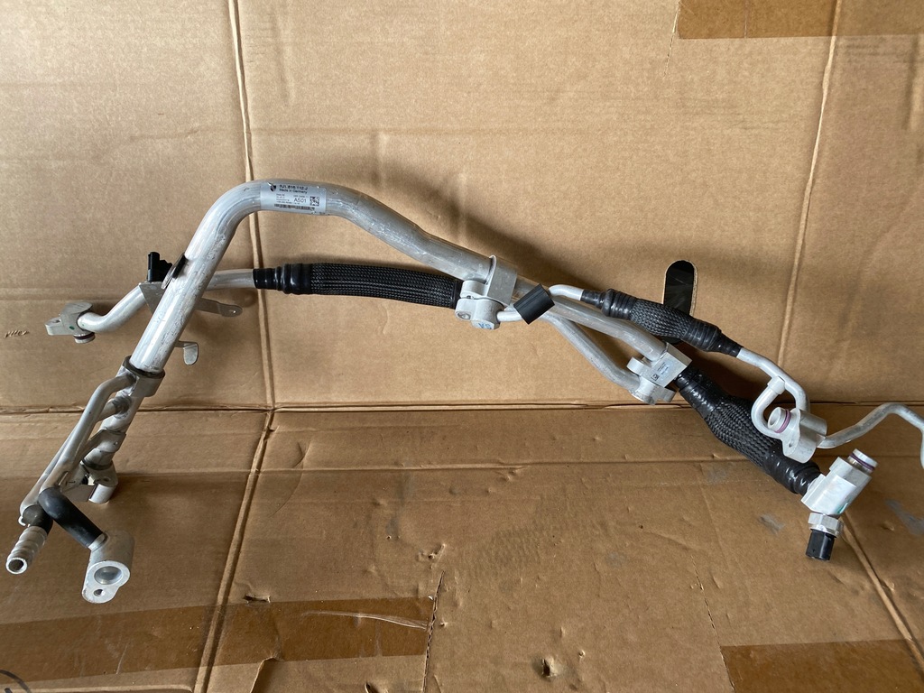 фото №1, Шланг трубка кондиционера porsche taycan 4s 21r