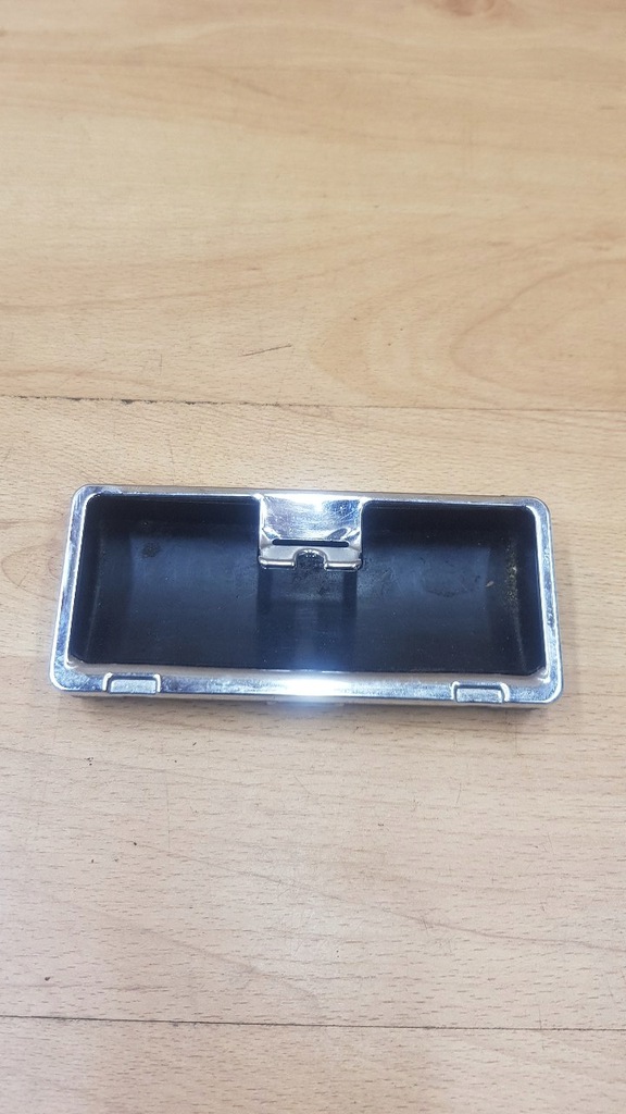 фото №1, Пепельница audi a8 d2 lift