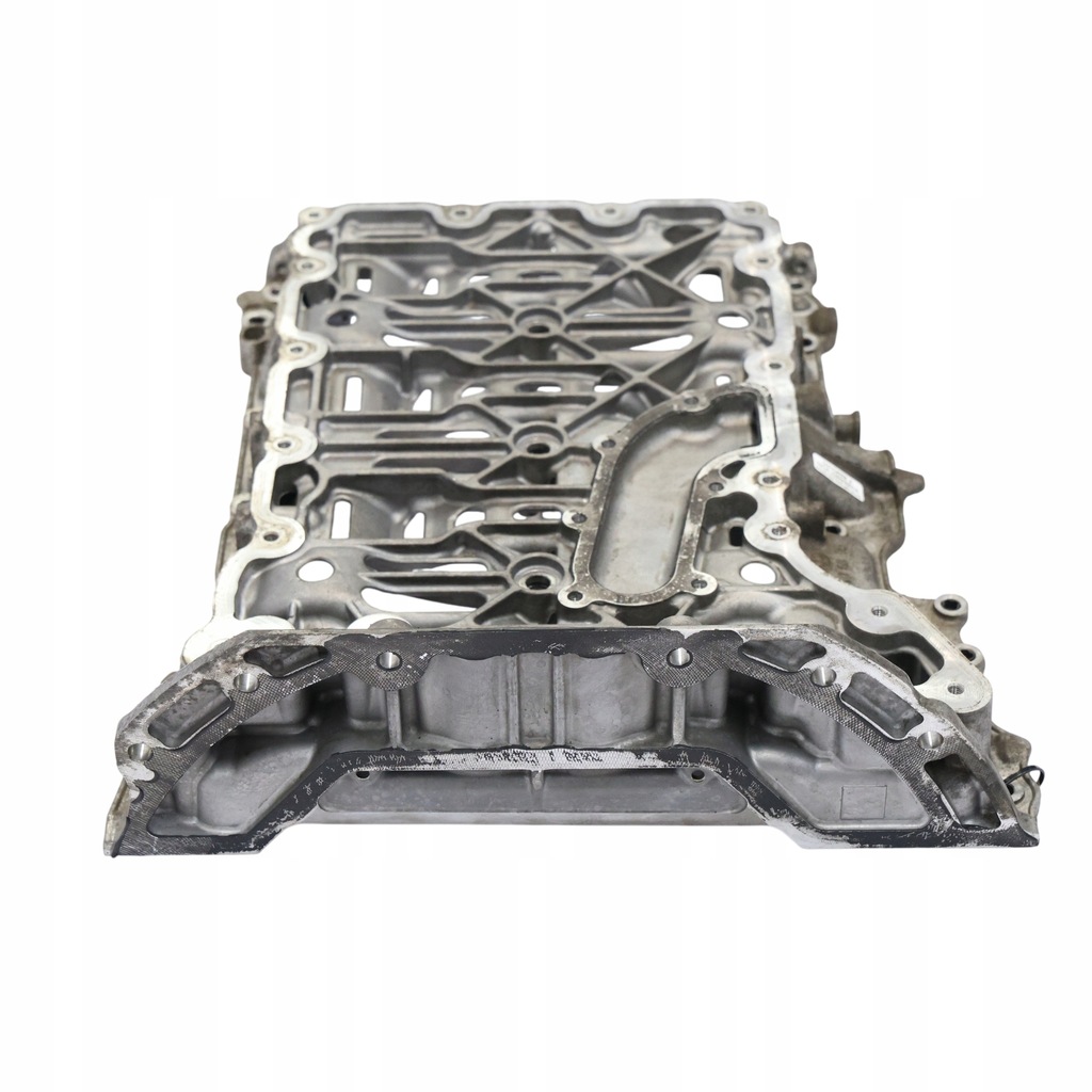 фото №10, Mercedes w205 c118 поддон масляная двигателя om654 дизель a6540107410