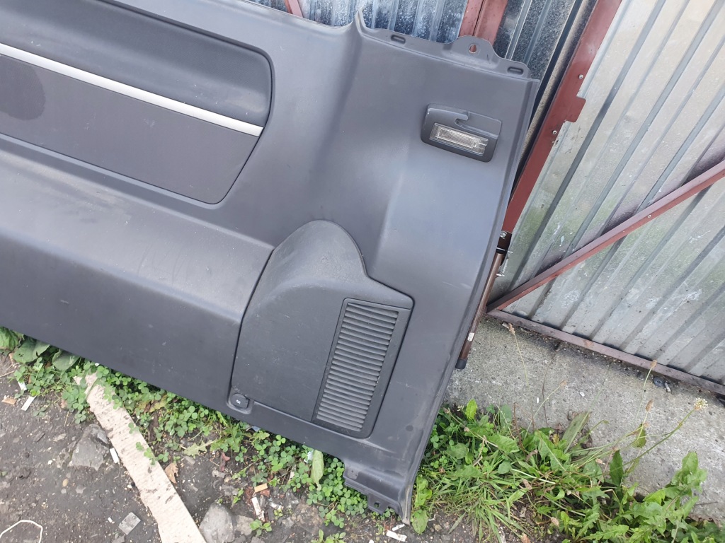 фото №3, Обшивка правый задняя шторка vw t5 multivan