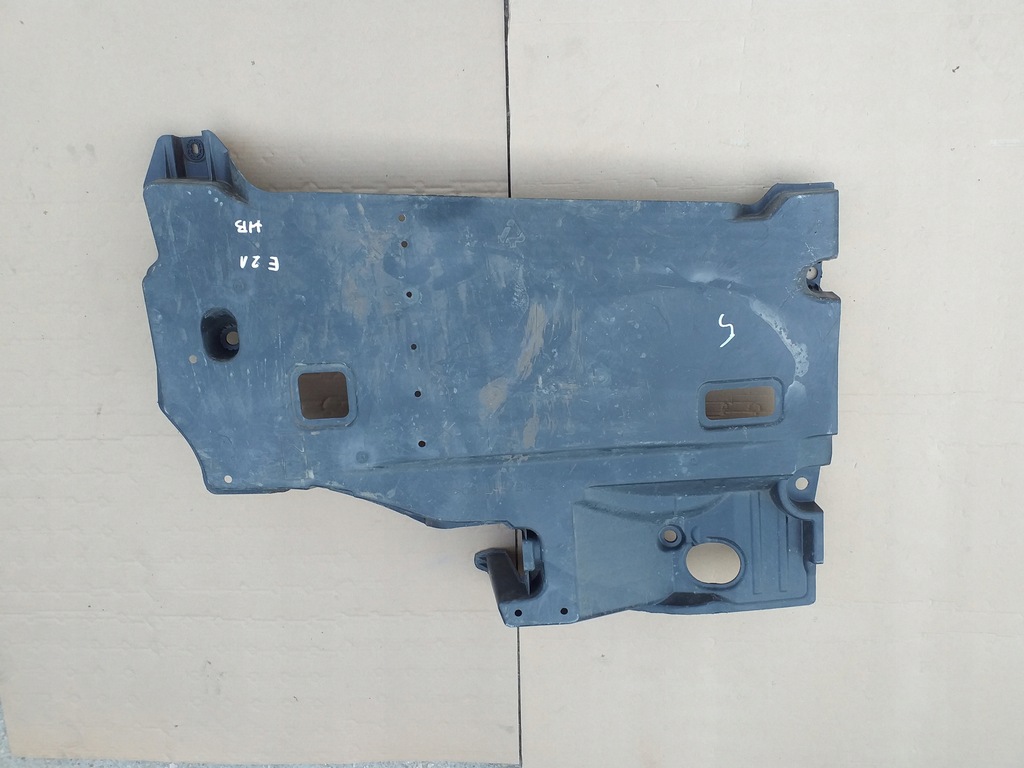 фото №1, Toyota оригинальный номер 57628-02160 защита плита пол