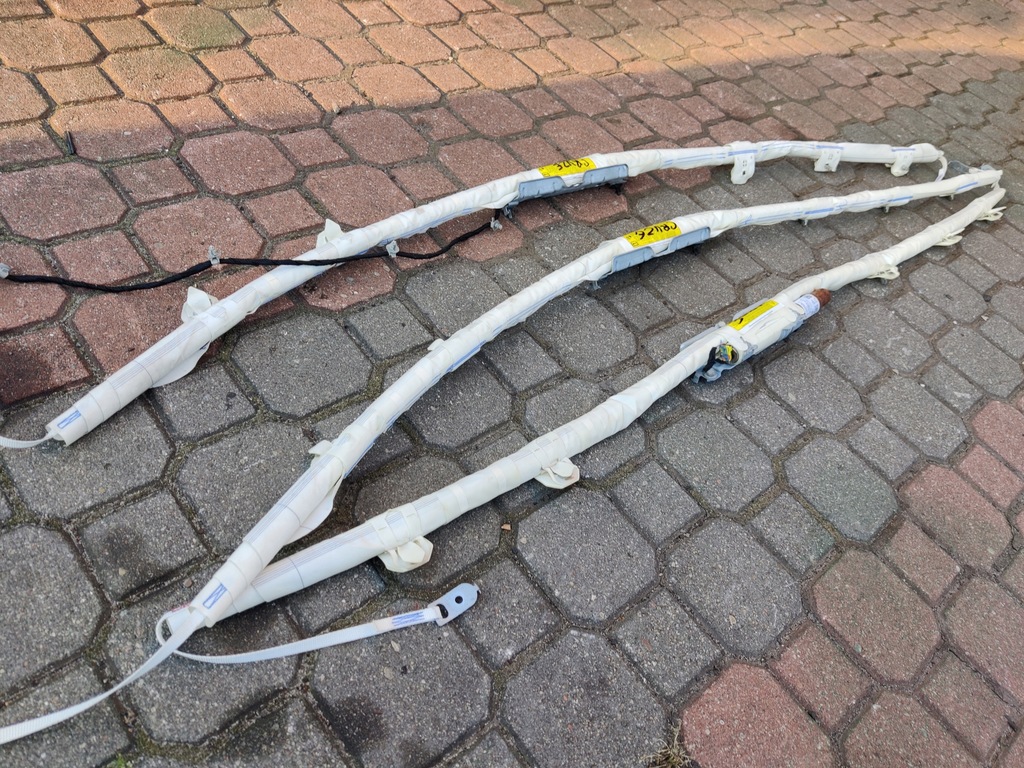 фото №1, Шторка безопасности левая правая chevrolet cruze h/b 5d