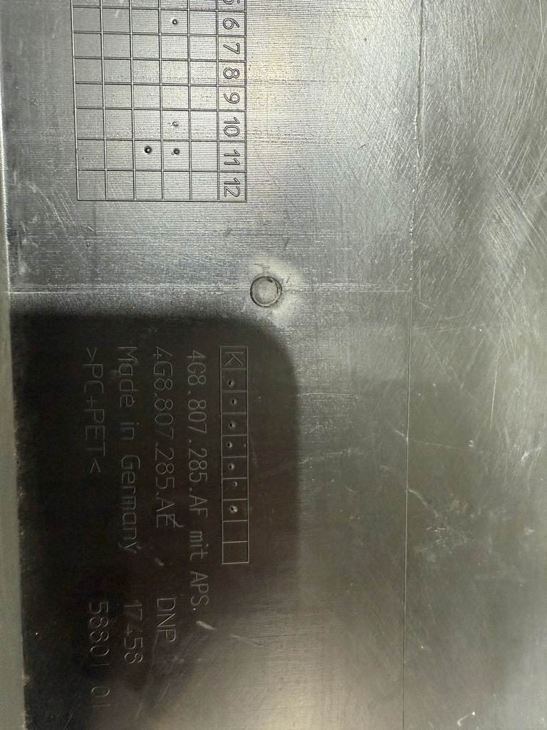 фото №5, Audi a7 s7 4g8 накладка номерного знака решётка радиатора оригинал !