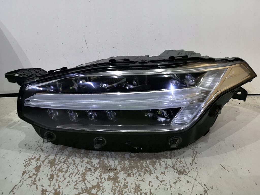 Купить Фара левая volvo xc90 2 2 рестайлинг  mid led lhd 19-24 31655709 full led
