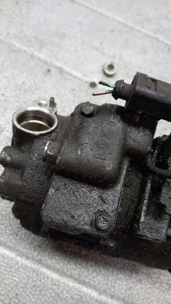 фото №4, Компресор кондиціонера vw polo 1.2b 03r