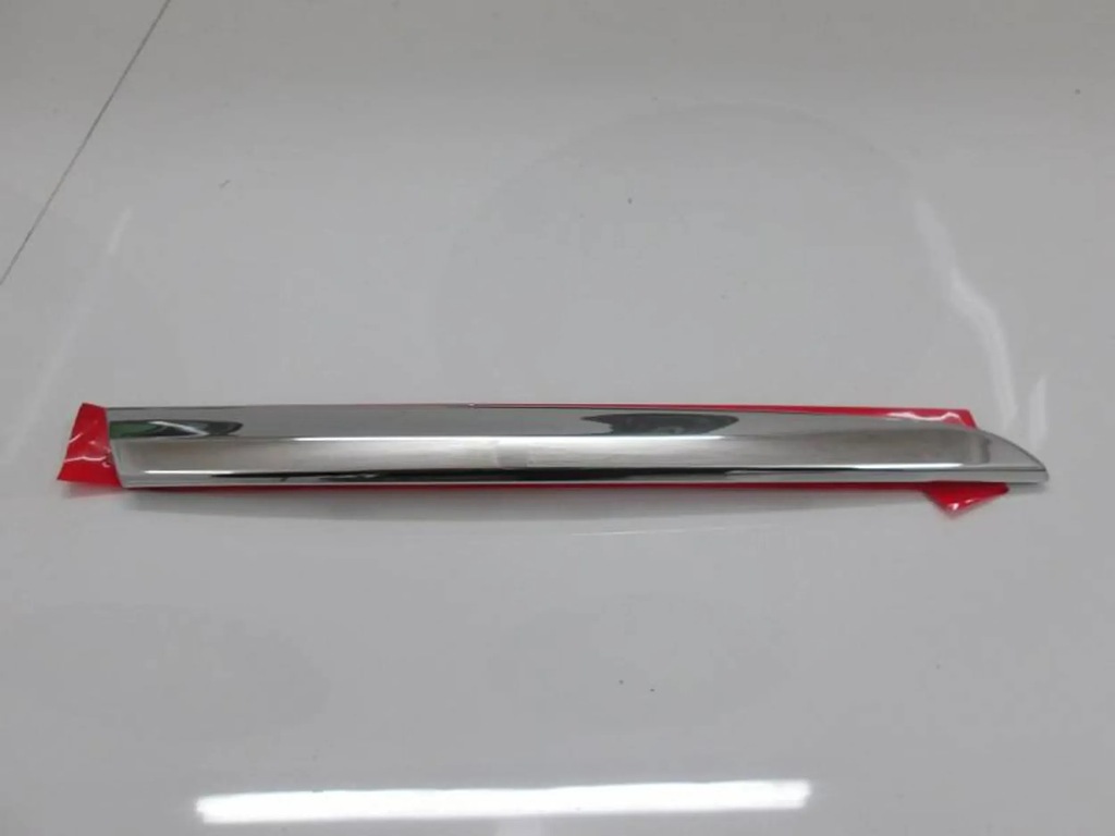 фото №1, Mercedes glc w253 молдинг хром лампа левый задняя