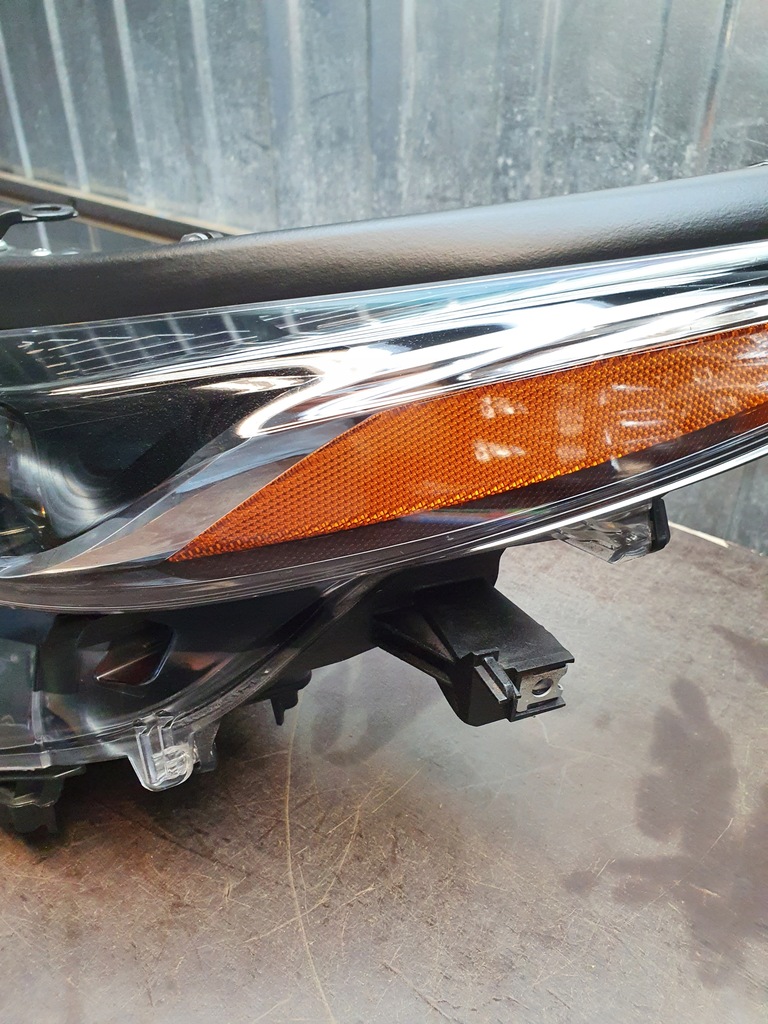 фото №5, Лампа перед левая full led toyota prius prime