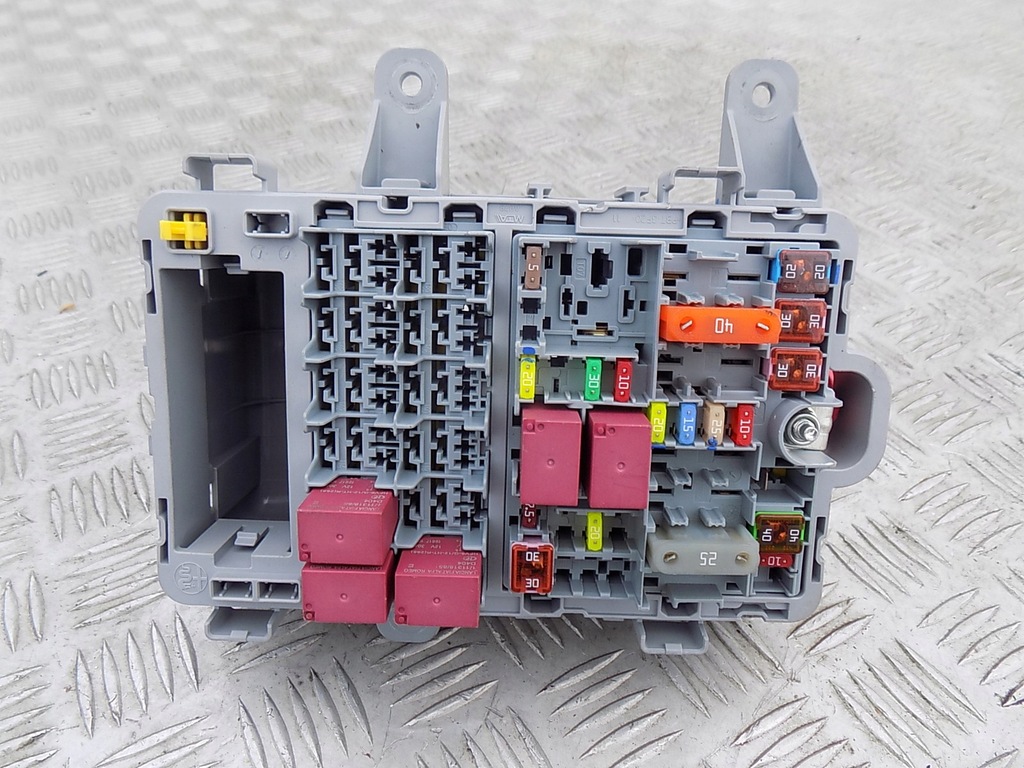 фото №2, Alfa romeo stelvio коробка предохранителей