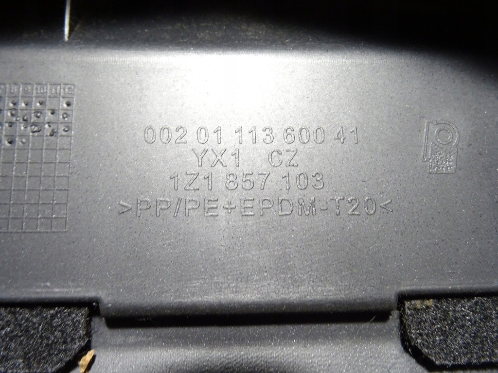 фото №7, Бардачок пасажира перед правий skoda octavia ii 2 1z0 2004-2013 1z0857103