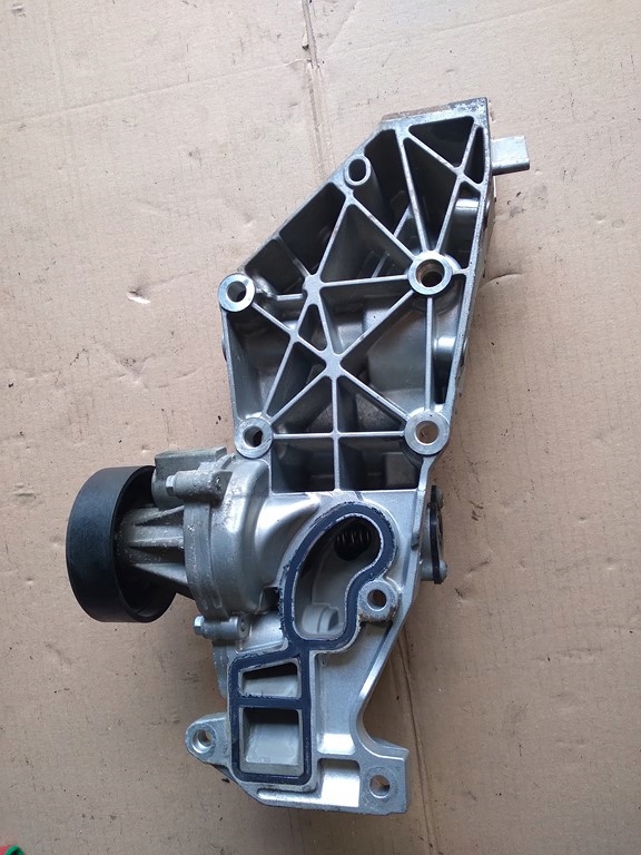 фото №8, Bmw f20 f30 1.5 i кронштейн насос wody 7644804