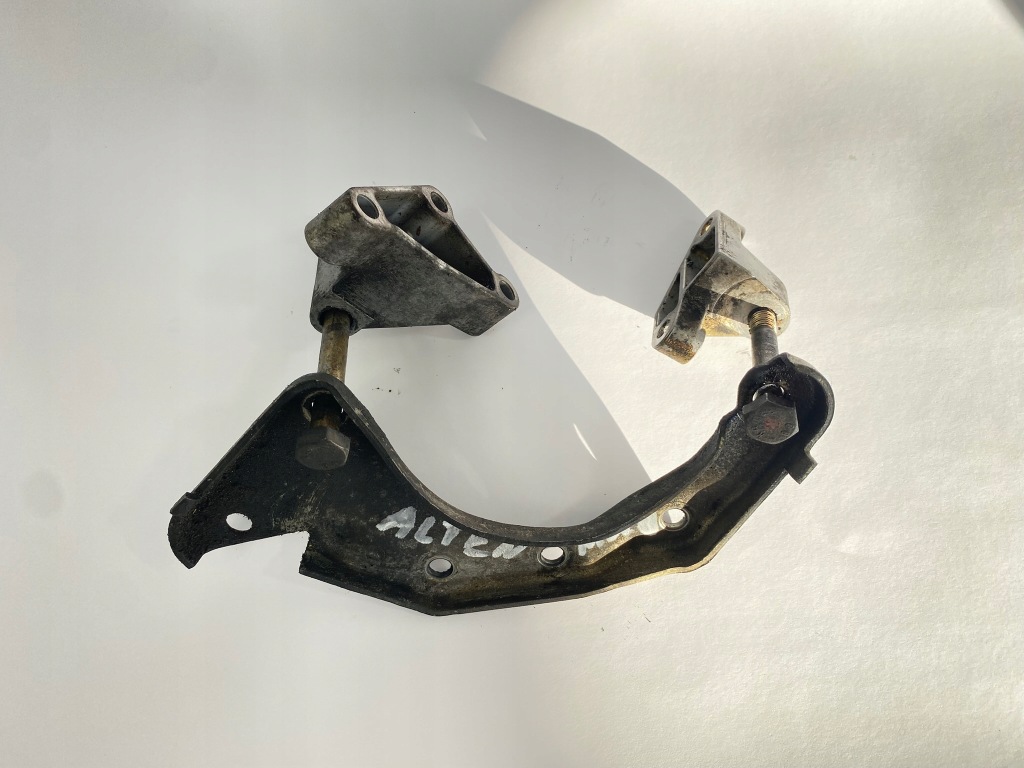 Купити Кронштейн кронштейн генератора mercedes w124 w201 m102 1021550835 1021550735