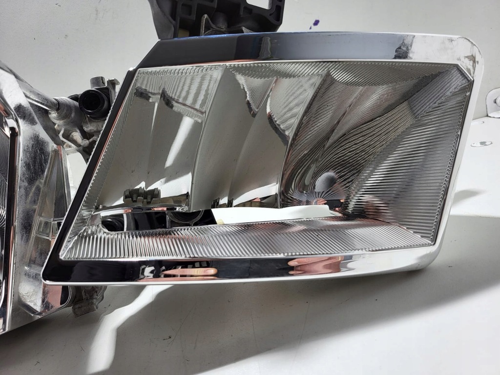 фото №4, Вкладиш відбивач лампи фара scania r s 2655848