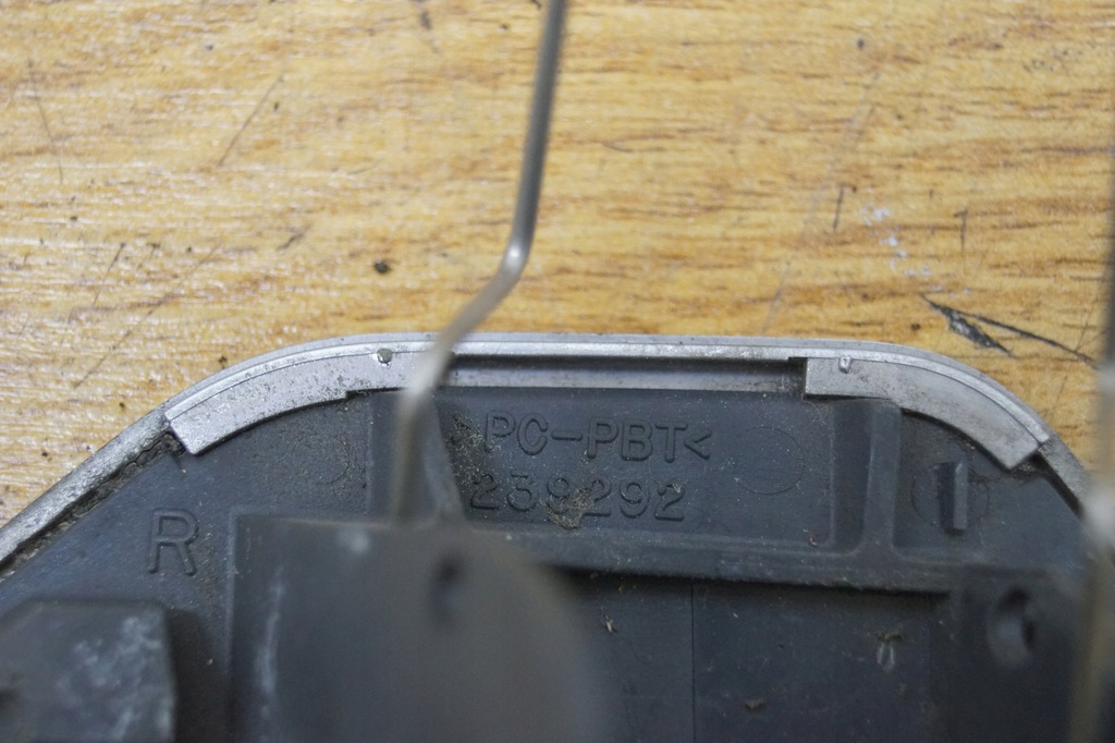 фото №4, Заглушка распылителя правая jaguar xf