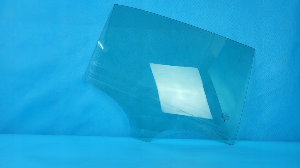 Купити Mercedes w177 18r скло двері правий задній a1777353000