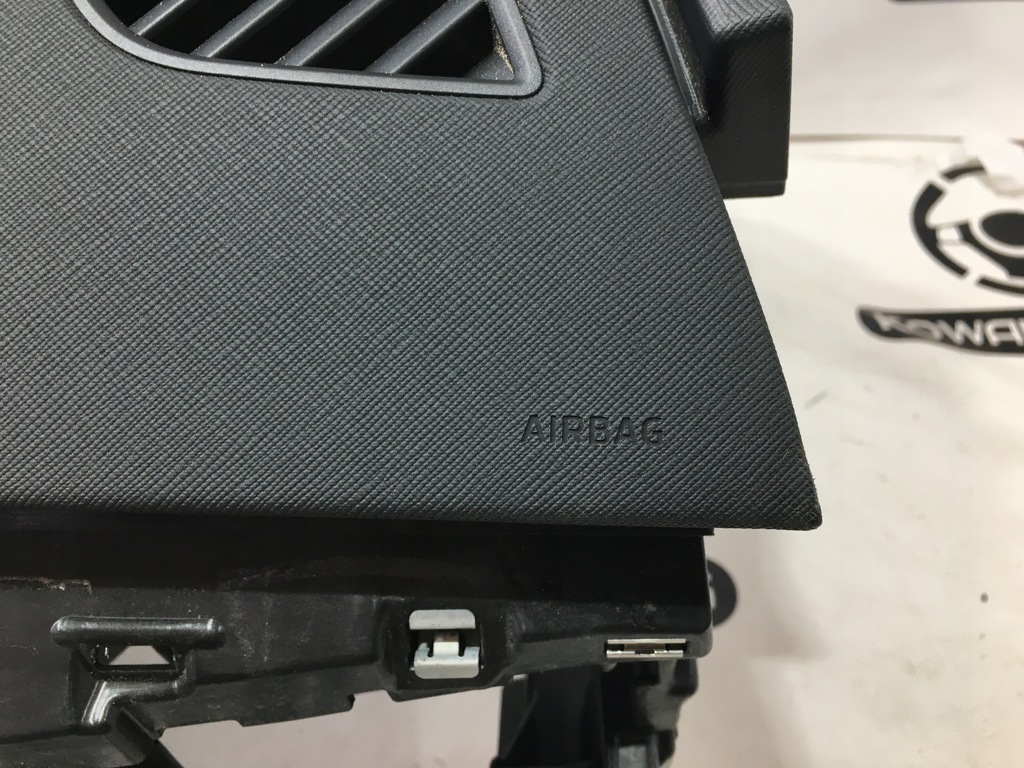 фото №5, Skoda enyaq 2020 приборная панель консоль подушка безопасности подушки безопасности ремни оригинал демонтаж