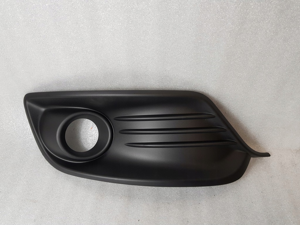 фото №1, Megane iii lift решётка противотуманной фары правая 263315510r