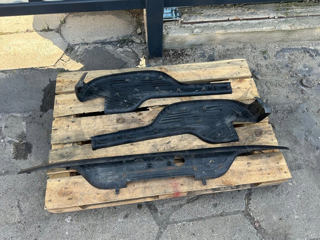 фото №13, Chevrolet tahoe suburban yukon 00-06r накладки бампера заднего оригинал