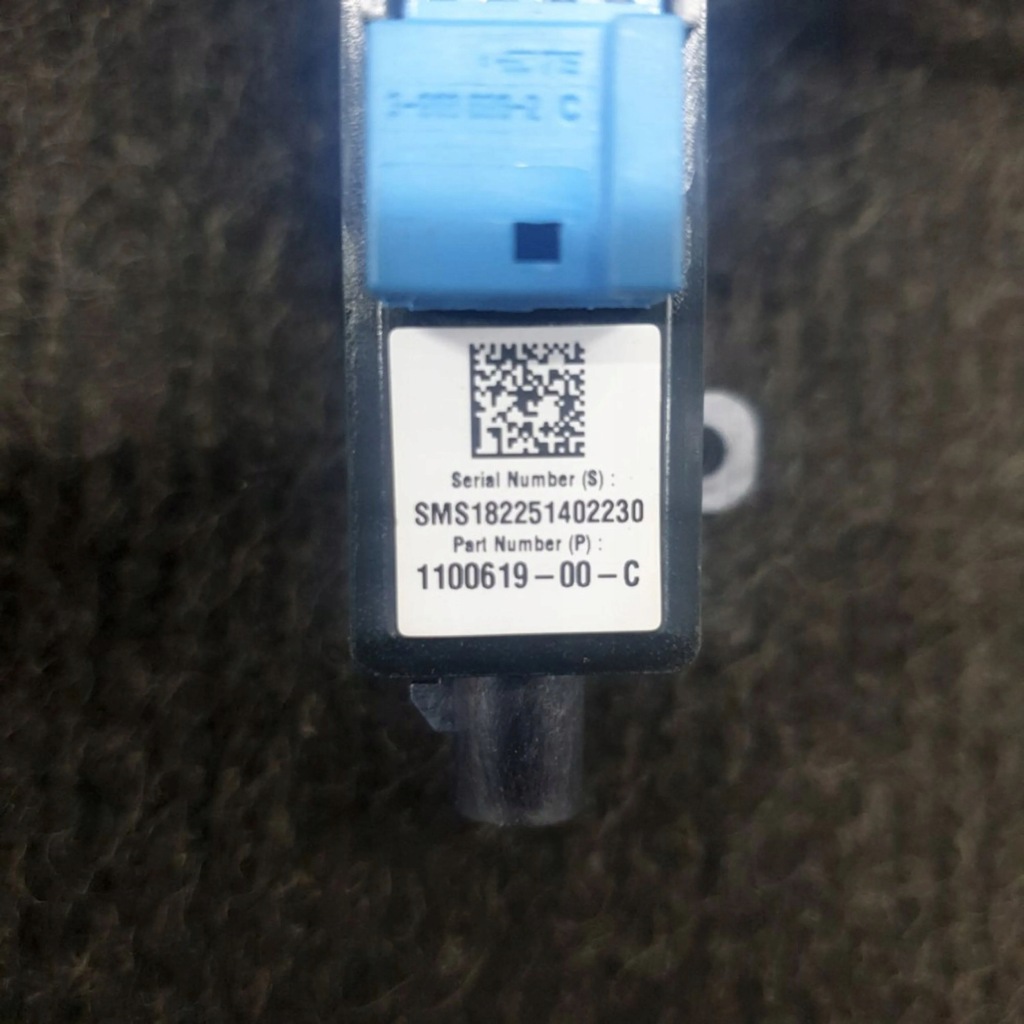 Tesla model 3 2018 правая сторона камера на крыле боковой с Разборки