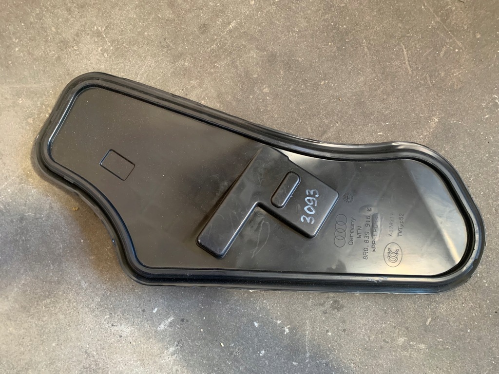 фото №1, Audi q5 8r заглушка защита дверь правый задняя 8r0839916