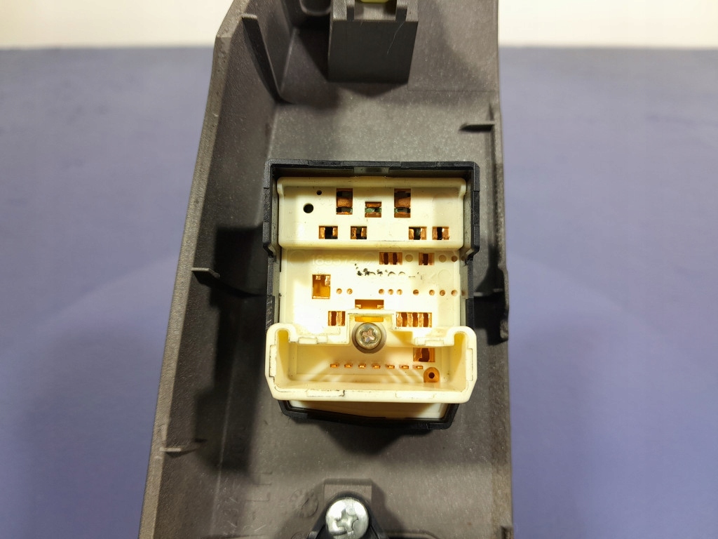 фото №6, Toyota prius ii 03- перемикач вікон перед передній лівий 84820-47050