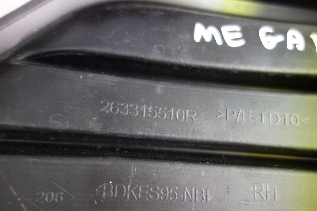 фото №4, Решётка противотуманной фары перед правая renault megane iii lif