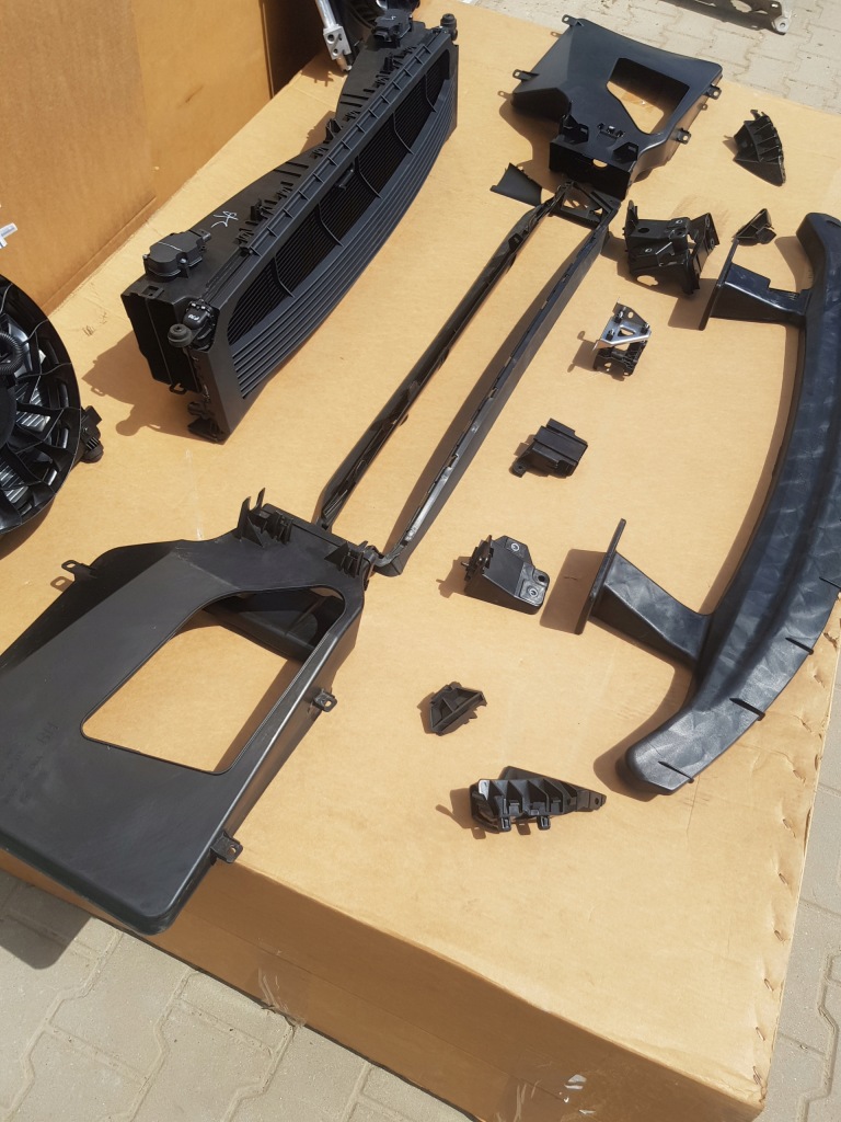 Tesla s рестайлинг  перед радиатор воды кондиционер другое Недорого