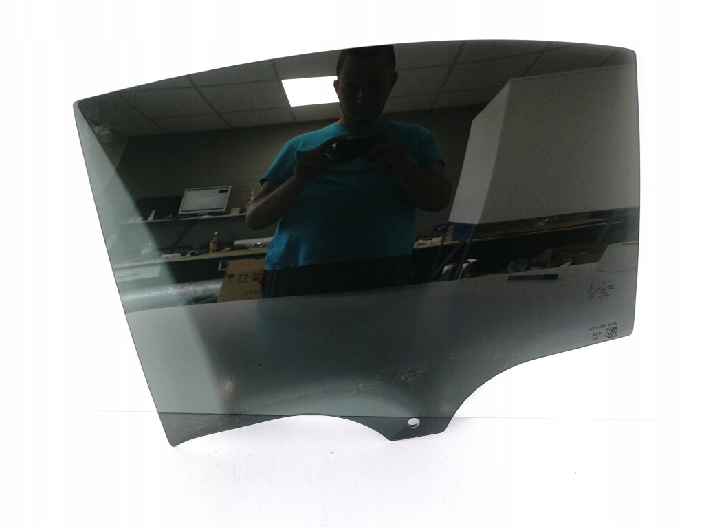 фото №1, Mercedes s-klasa w223 20- скло бічна двері ліва задня тонована