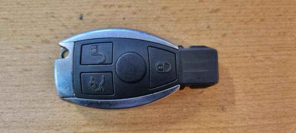 фото №1, Mercedes x164 w220 w221 w906 ключ pilot корпус