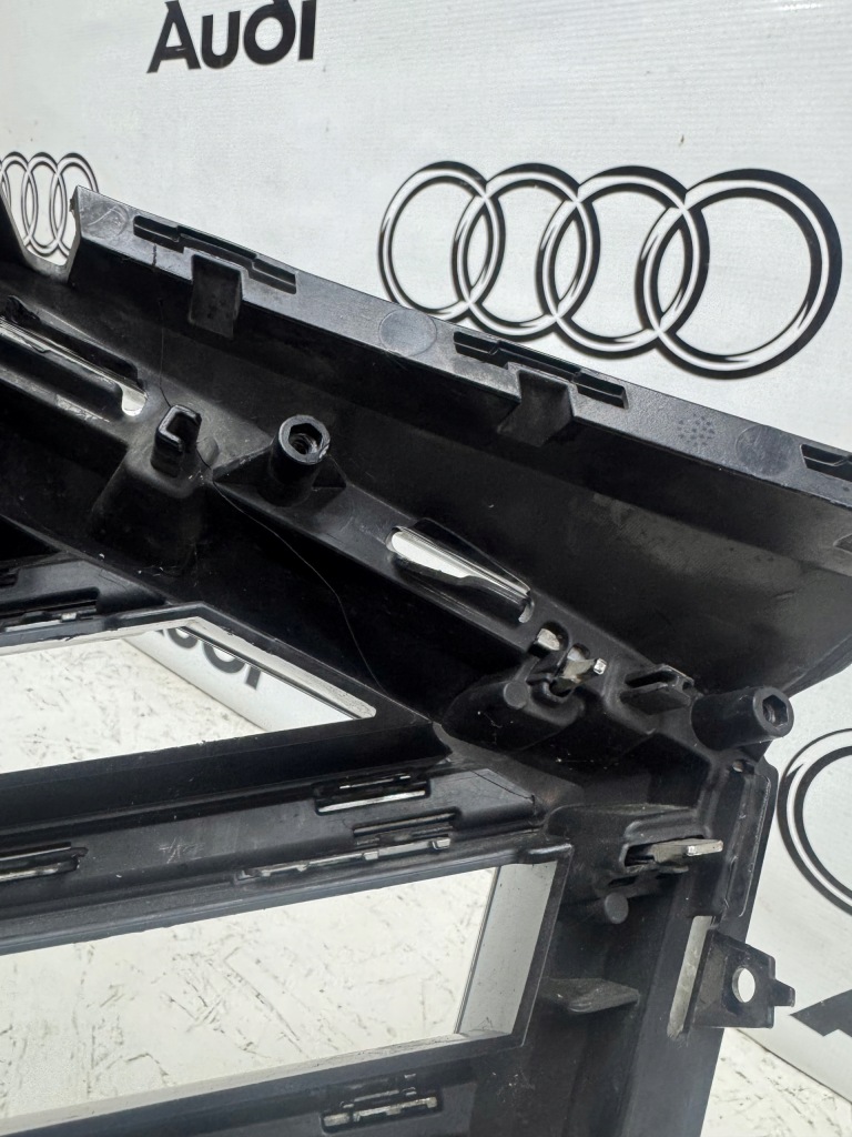 фото №7, Audi a8 d5 4n0 2017-2021 решётка радиатора решётка радиатора бампера перед oryg.