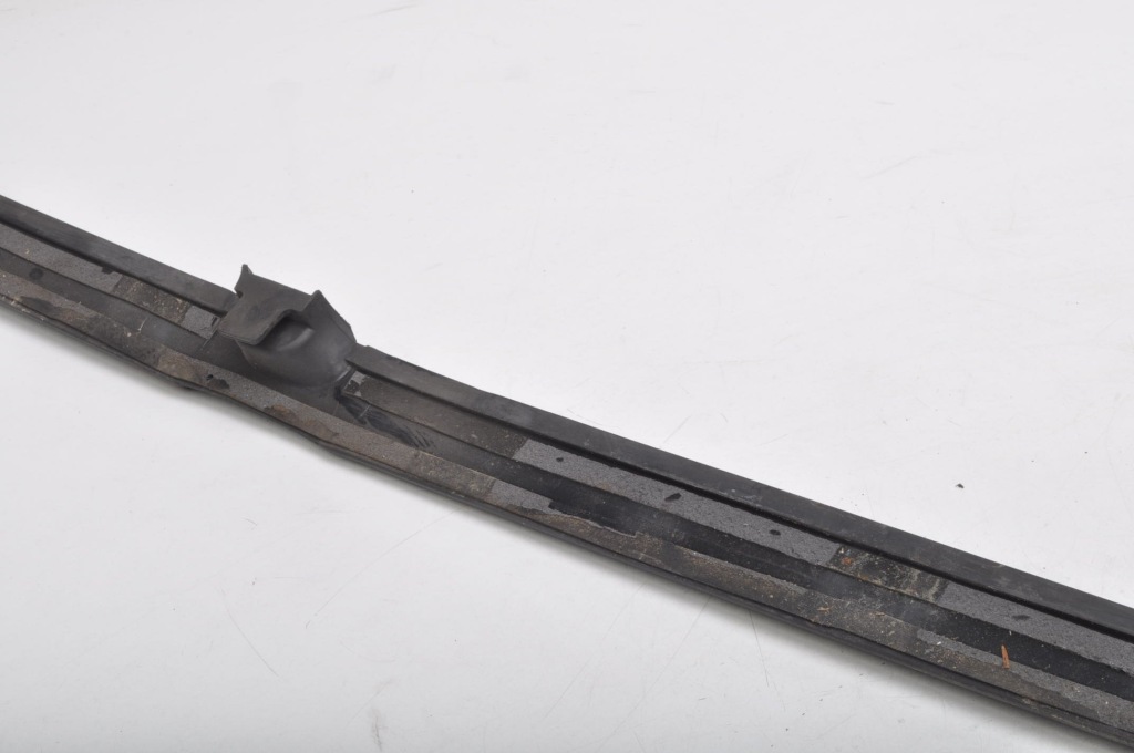 Ferrari california прокладка бампера передний Недорого