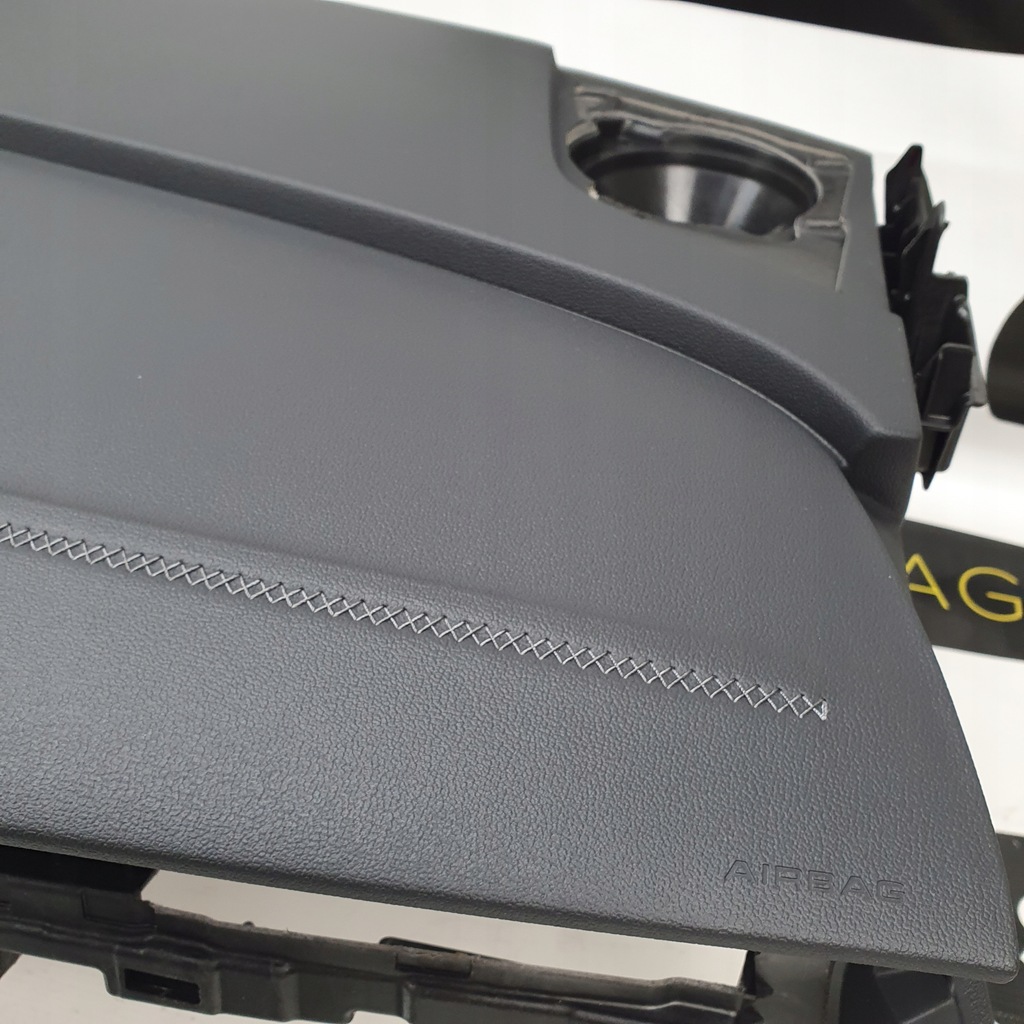 фото №6, Audi a3 8y приборная панель консоль nowa сшитая подушки безопасности ремни подушка безопасности серая нитка s3 rs3