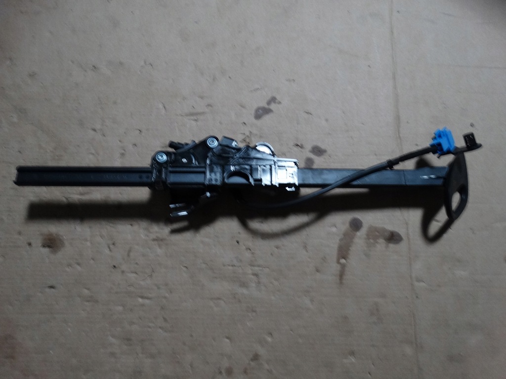 фото №1, Idealny podajnik поперечина правый mercedes w205 w238 1