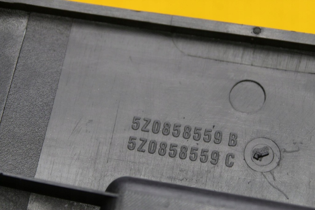 фото №8, Корпус колонки рулевого vw fox 5z0858559b